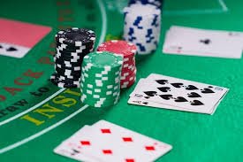 Antarmuka aplikasi mobile toto22 menampilkan pasar Liga 1 dan permainan live dealer